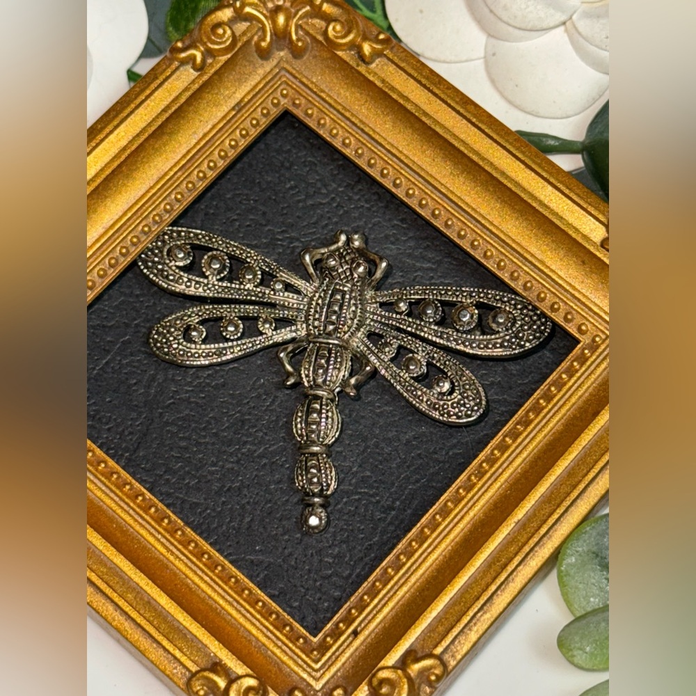 Silvertone Dragonfly Brooch - Picture 7 of 16